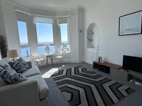 Cosy beachfront apartment. - Image 3