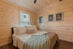 Red Door Cabin Two - Image 4