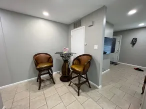 Artsy Centrally Located Duplex | 2 bed/1 bath - Image 3