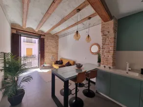 New and central designer apartment - Image 4