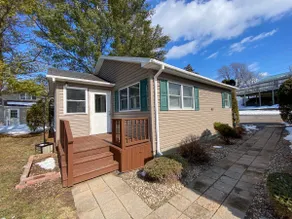 Waterfront Cottages /Scenic Views - Image 2