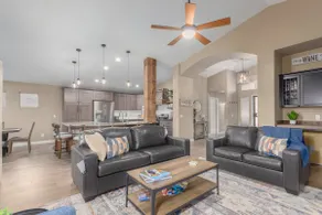 1\2 Mile Dwntwn Gilbert Beauty-Priv Pool+Free Heat - Image 2
