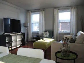 Stylish 3 bedroom Century Flat 2612 - Image 2