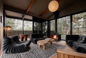 'Sisters' - Cliff top cabin with hot tub - Image 3