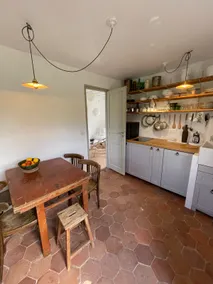 Small semi-detached cottage, large garden. - Image 4