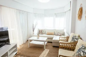 Bright and spacious apartment on the beachfront. AT5 - Image 3