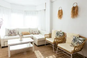 Bright and spacious apartment on the beachfront. AT5 - Image 4
