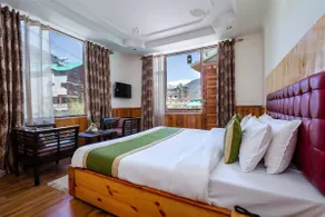 Tripli Hotels Conifer Wood Cottage - Image 4
