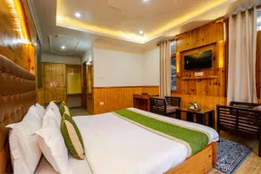 Tripli Hotels Conifer Wood Cottage - Image 5