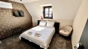 The huge bathroom - Serviced apartment - Image 3