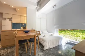 Vouliagmeni Sunny Apartment - Image 2