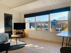 Summer house in a quiet setting - Image 2