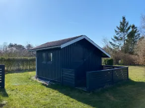 Summer house in a quiet setting - Image 4