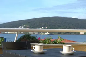 Exclusive oceanfront accommodation - Image 5