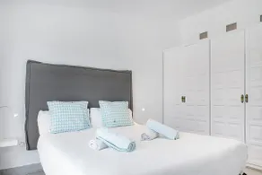 Newly refurbished apartment in the golf course - Image 3