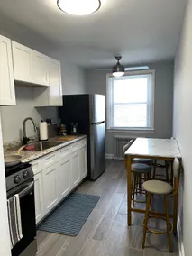2 bedroom with work space and high speed internet. - Image 2