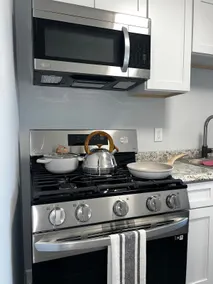 2 bedroom with work space and high speed internet. - Image 3