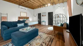 Charming & Spacious Hideaway by Downtown Bryan - Image 5