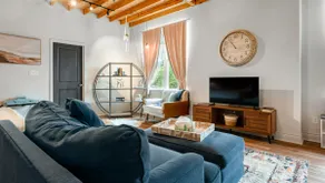 Charming & Spacious Hideaway by Downtown Bryan - Image 3