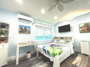 By the Sea. Historic District. 1 mi Beach. Enjoy! - Image 3