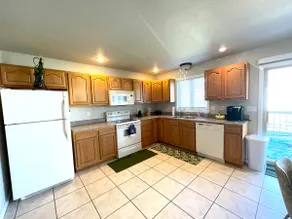 Lennon's Garden 2BR with KING bed, Carterville - Image 5