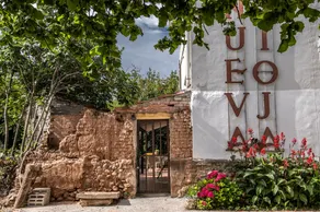 A garden among vineyards, for 6 - Image 3