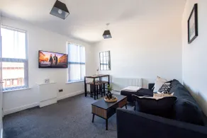 Modern flat in the heart of Liverpool - Image 2