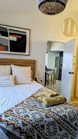 Downtown Vaulted Luxe Haus-near Napa - Image 3