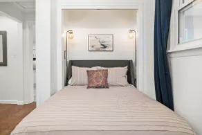 Casa de Vincent with KING Casper Bed - Image 4