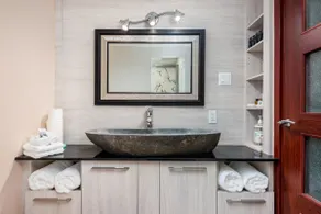 House with Chic, Nice Area, Everything is New - Image 5