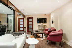 House with Chic, Nice Area, Everything is New - Image 2