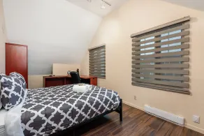 House with Chic, Nice Area, Everything is New - Image 4