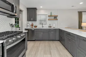 Cute & Cozy-close to downtown, VBC, Orion & more! - Image 4