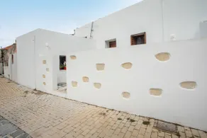 Traditional Loft House of Wines - Image 2