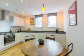 2 Bed Shoreditch Flat - Image 3
