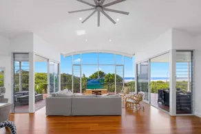 The Vibe Beach House - direct beach access, spa - Image 5