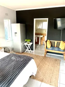 Modern Guest Suite - Image 3
