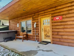 C1 - King bed, Lakefront, Hot Tub, Full Kitchen - Image 4