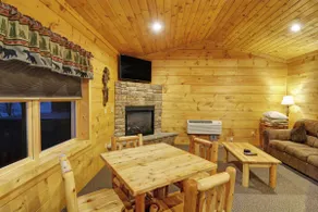 C1 - King bed, Lakefront, Hot Tub, Full Kitchen - Image 3