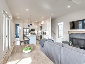 Bourbon Hollow | Coastal Chic - Image 5