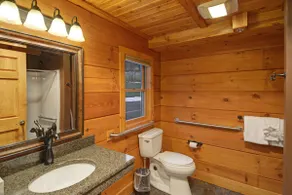 C48 - 4 Queen Beds, Hot Tub, Pet Friendly - Image 4