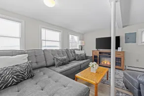 Colchester Lake Getaway! - Image 2