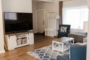 3BR Near Tacoma | Easy Stay for Groups - Image 2
