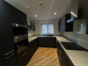 Royal Birkdale Open 2026: 2BR Flat, Parking, WiFi - Image 5