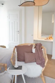 Modernes 1-Zimmer-Apartment in stilvoller Villa - Image 3