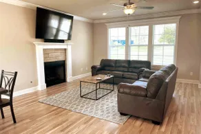 New Hot Tub Lake View King Suite FAST WiFi 75” TV - Image 5
