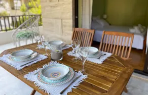 Sunny Corner Apartment - Image 3