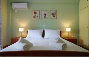 Sunny Corner Apartment - Image 5