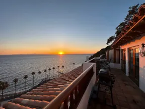 Remodeled, Premium Ocean Views+ New Golf Cart 2025 - Image 3