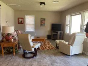 Waterfront cottage - Image 2